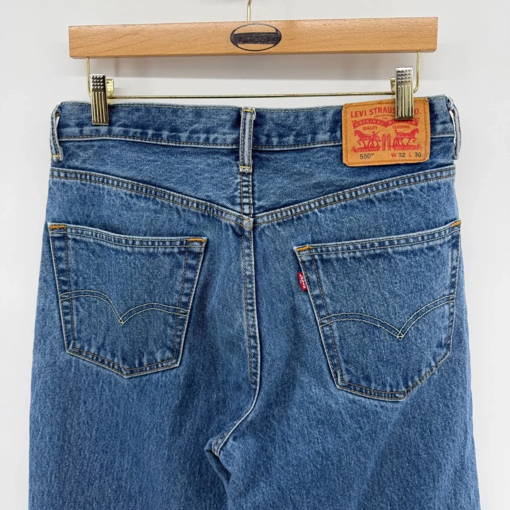 Levis 550 Relaxed Fit Tapered Leg Jeans Medium Wash Blue 32x30 00550-4891